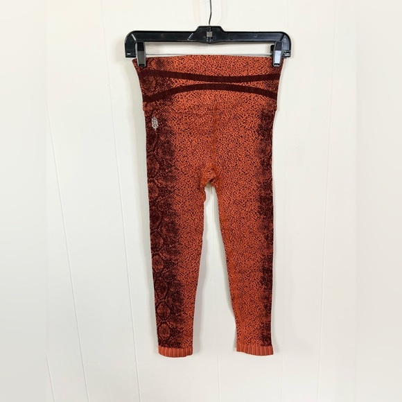 Free People Movement pink patterned cropped leggings size XS - Picture 4 of 4